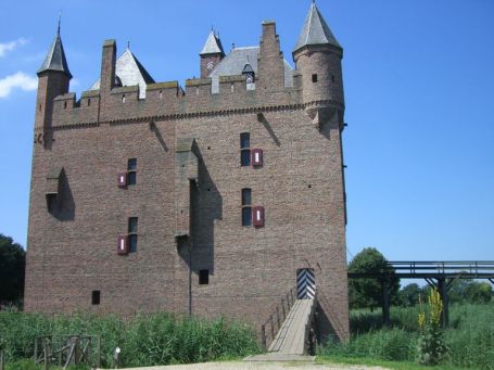 Doornenburg : Schloss Doornenburg, Hauptburg